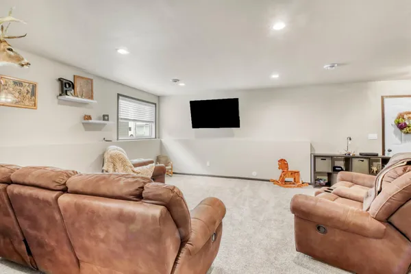 $340,000 | 6726 69th Avenue, Horace, ND 58047