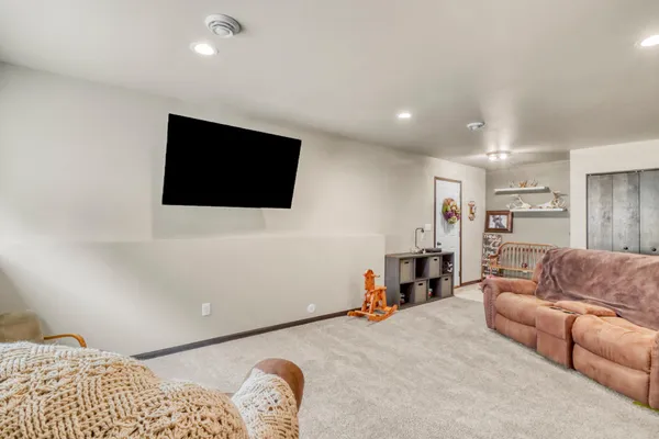 $340,000 | 6726 69th Avenue, Horace, ND 58047
