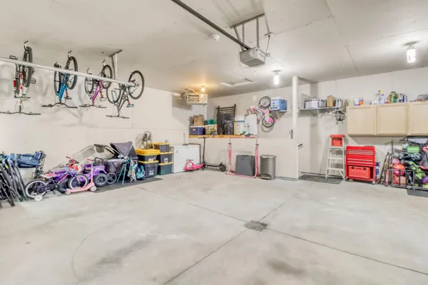 $340,000 | 6726 69th Avenue, Horace, ND 58047