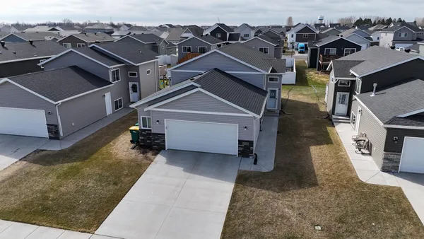 $340,000 | 6726 69th Avenue, Horace, ND 58047
