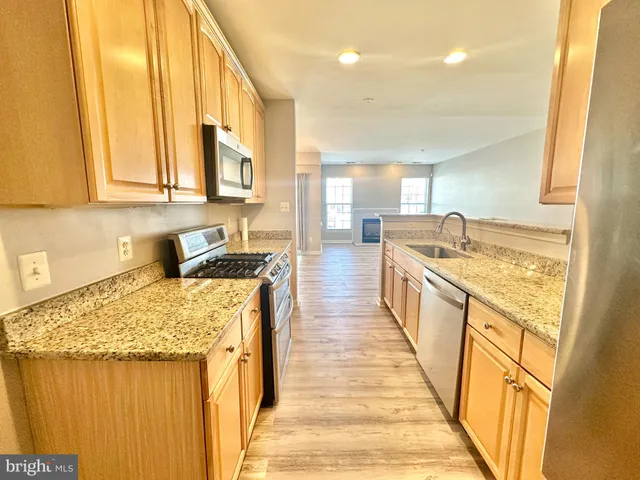 $2,399 | 25340 Lake Mist Square, Unit 103, Chantilly, VA 20152