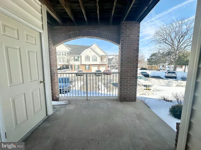 $2,399 | 25340 Lake Mist Square, Unit 103, Chantilly, VA 20152