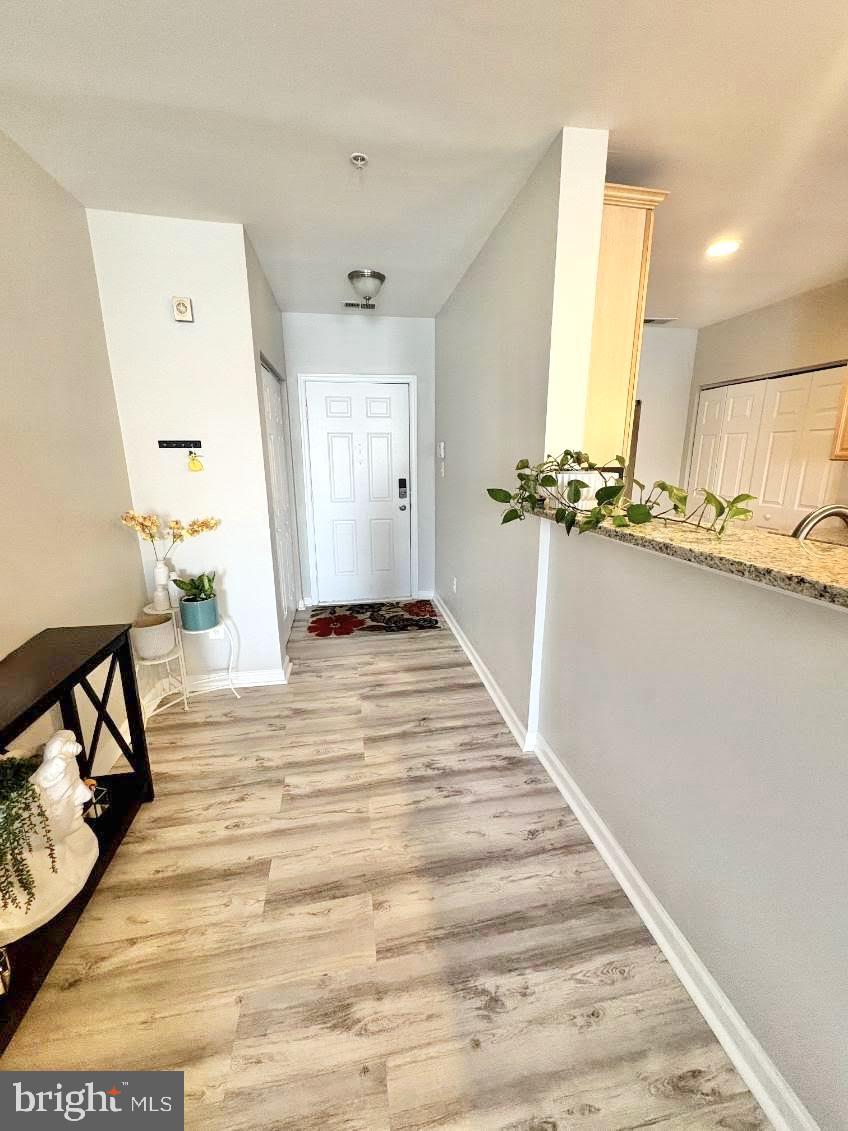 25340 Lake Mist Square, Unit 103 Chantilly, VA 20152 - Photo 3 of 12