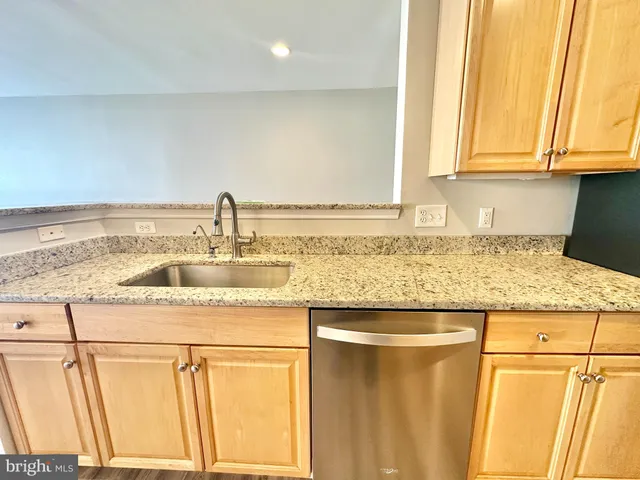 $2,399 | 25340 Lake Mist Square, Unit 103, Chantilly, VA 20152