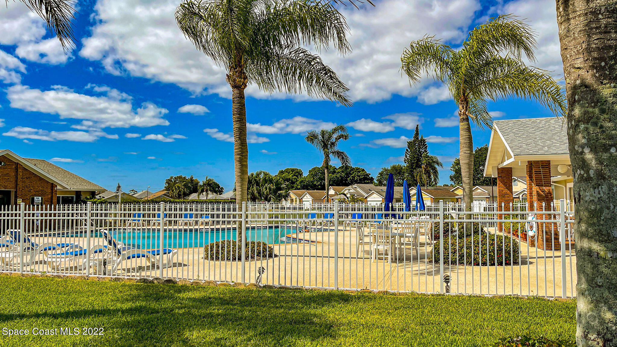 949 South Fork Circle Melbourne, FL 32901 - Photo 25 of 35 a view of a garden with a small house