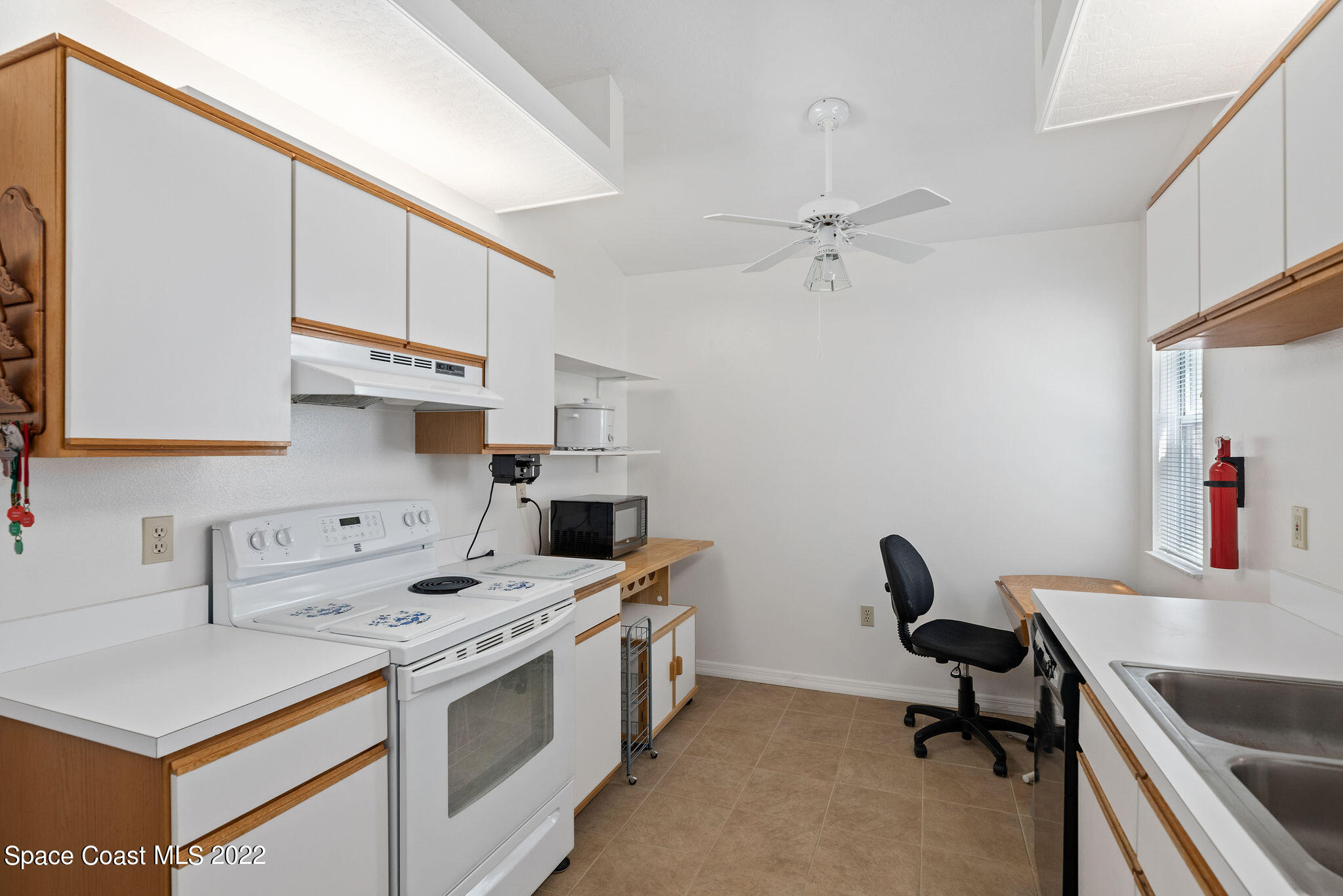 949 South Fork Circle Melbourne, FL 32901 - Photo 6 of 35 Kitchen 2