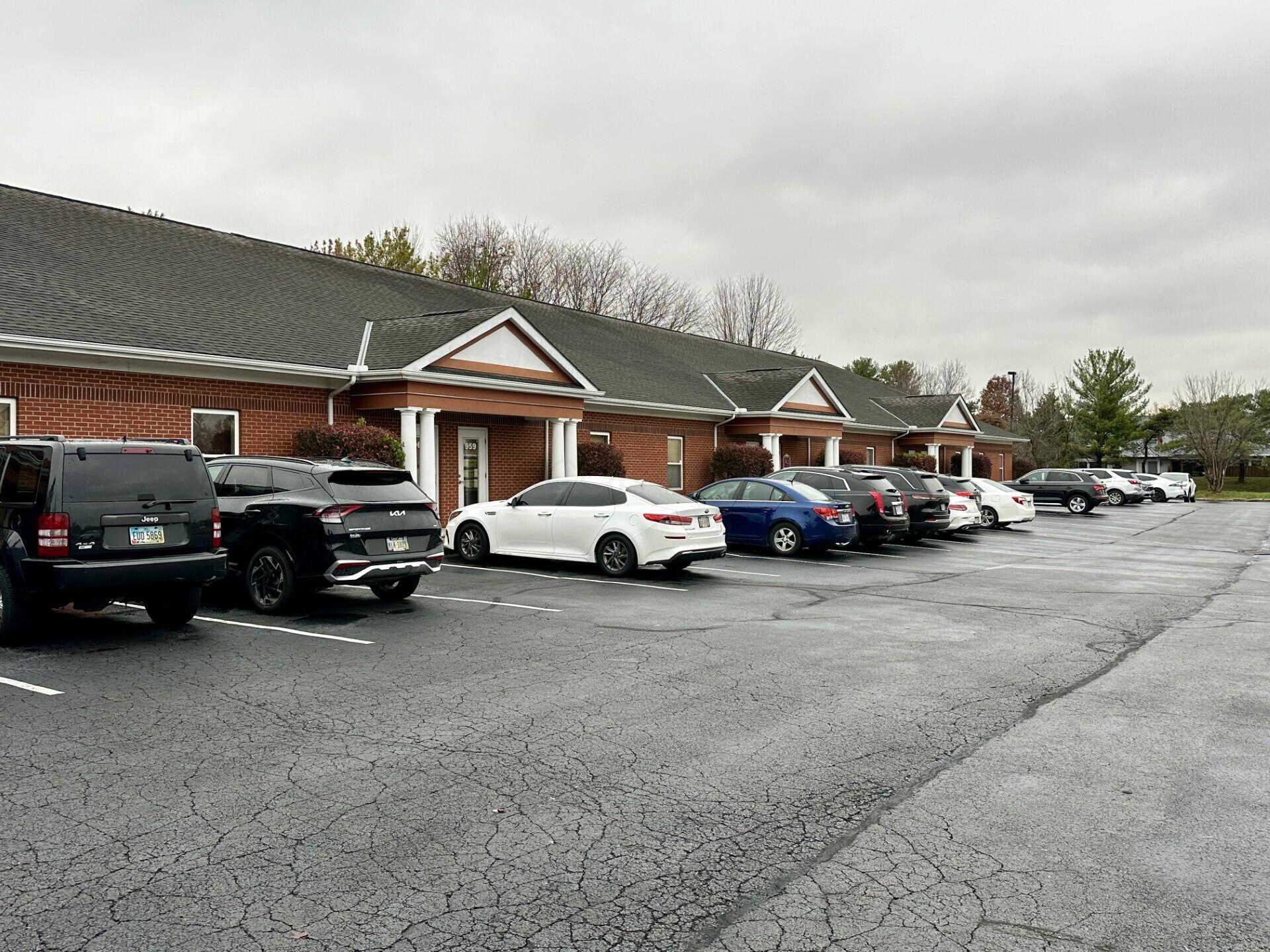 951 Worthington Woods Loop Road Columbus, OH 43085 - Photo 17 of 21 thumbnail_IMG_1185