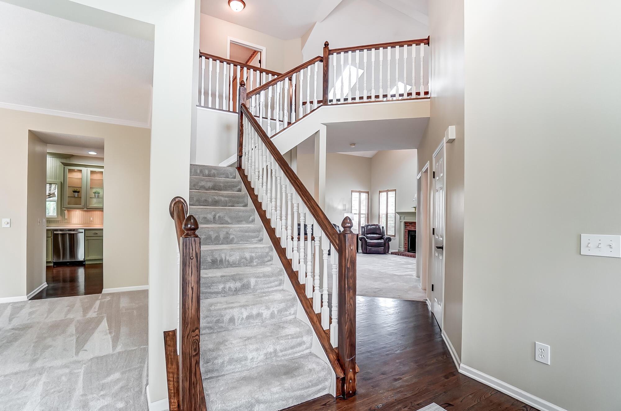 7440 Rolling Ridge Way Westerville, OH 43082 - Photo 37 of 85 Stairs