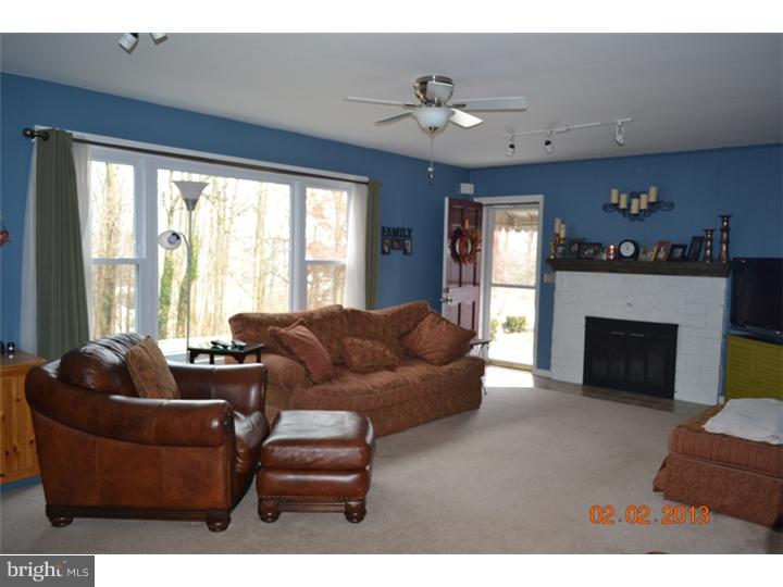 1418 Reed Street Coatesville, PA 19320 - Photo 3 of 23 Living Room