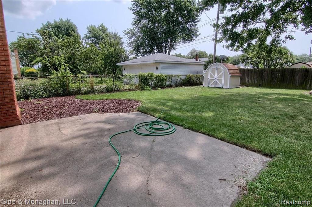 14248 Martin Road Warren, MI 48088 - Photo 23 of 26