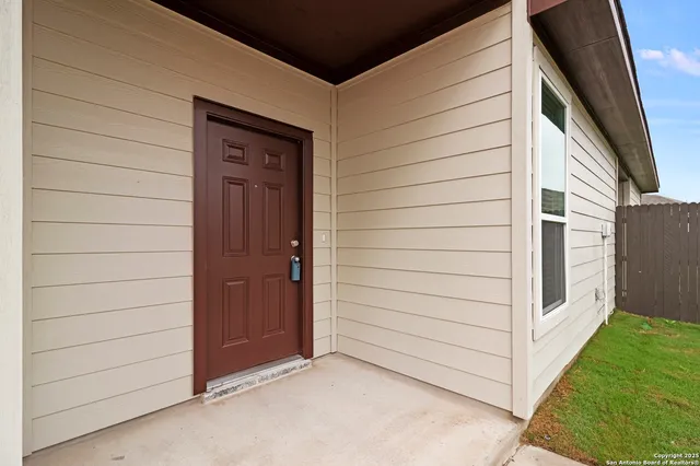 $1,999 | 418 Cross Barn Boulevard, Unit B, Buda, TX 78610