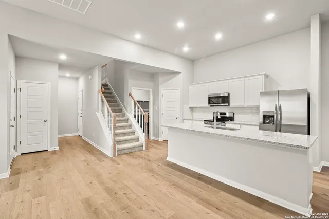 $1,999 | 418 Cross Barn Boulevard, Unit B, Buda, TX 78610