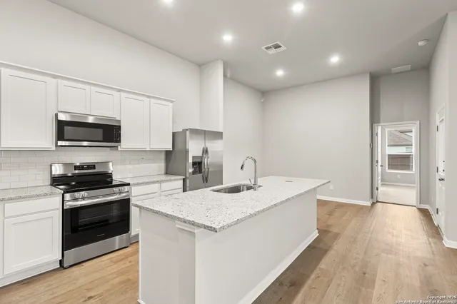 $1,999 | 418 Cross Barn Boulevard, Unit B, Buda, TX 78610