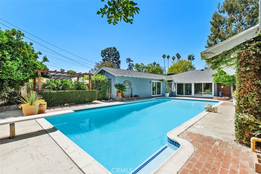 3749 San Rafael Way Riverside, CA 92504 - Photo 2 of 37