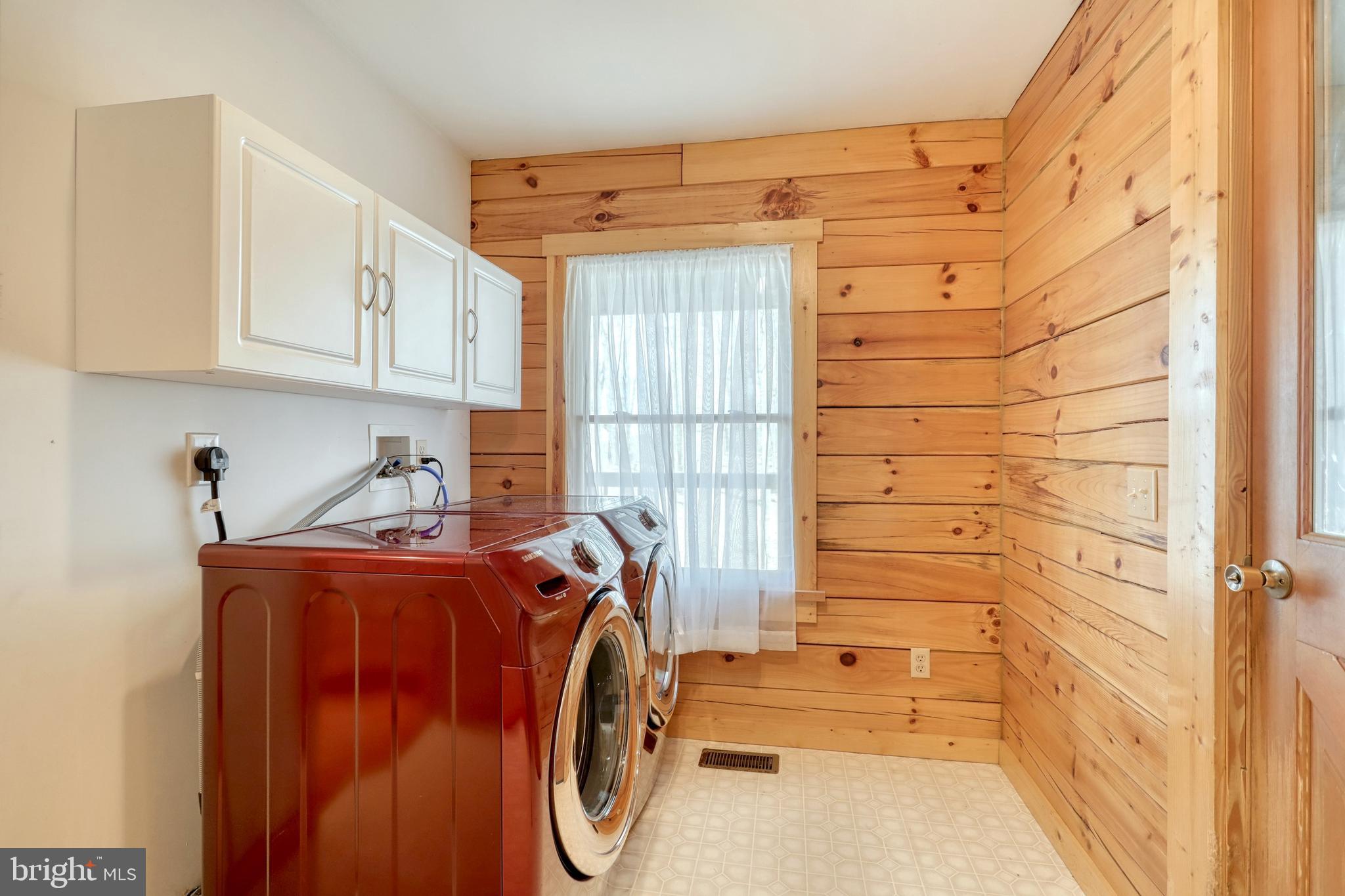 2908 Black Rock Road Hanover, PA 17331 - Photo 36 of 59 Laundry/Mud room off of kitchen