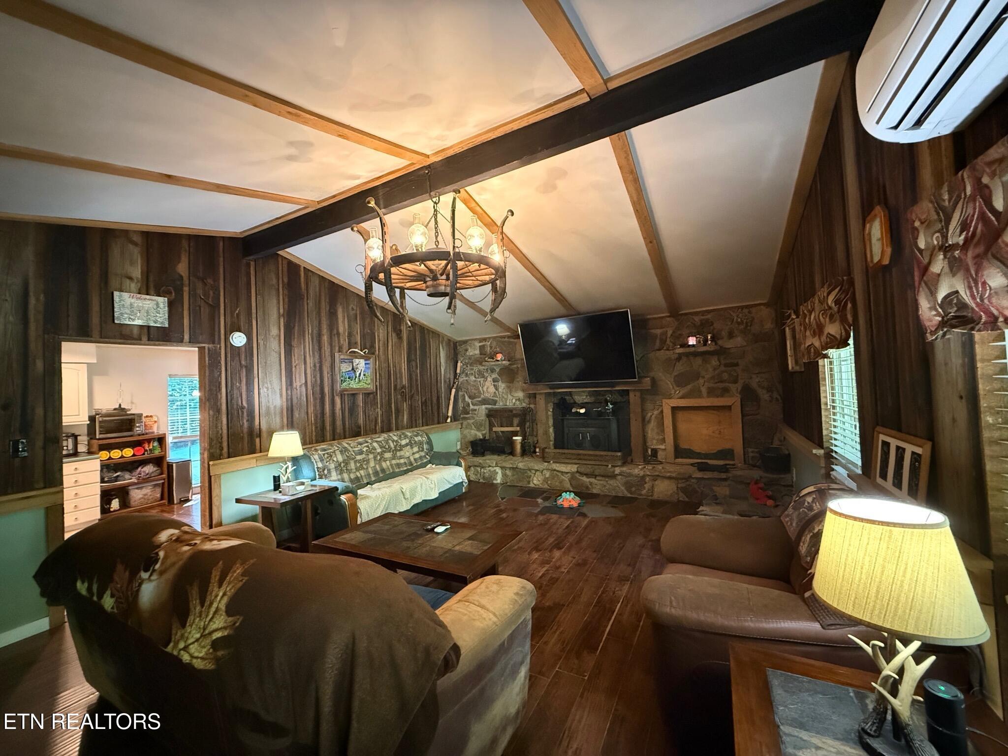 355 Lone Mountain Road Andersonville, TN 37705 - Photo 10 of 45 Living area