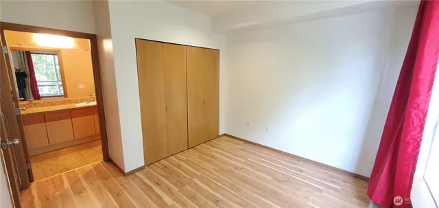 $2,300 | 668 South Lane Street, Unit 314, Seattle, WA 98104