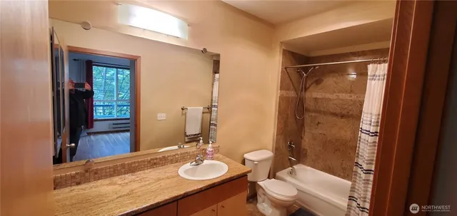 $2,300 | 668 South Lane Street, Unit 314, Seattle, WA 98104