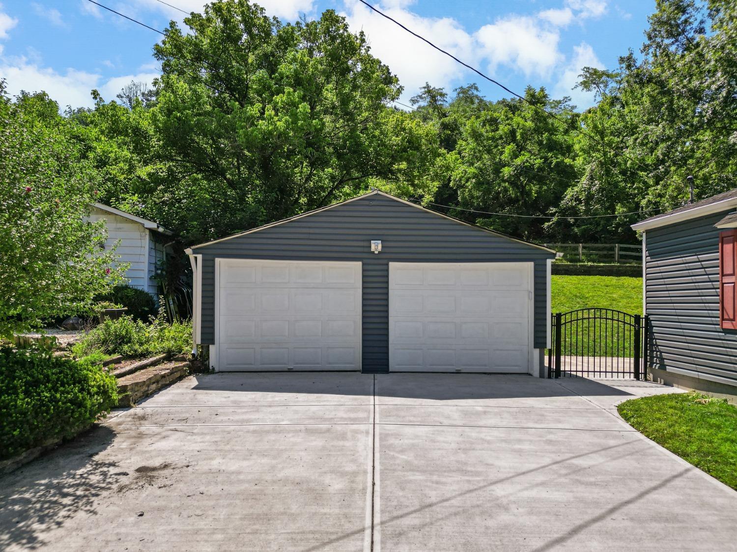 7961 Thompson Road Cincinnati, OH 45247 - Photo 4 of 44 Gallery Image 4