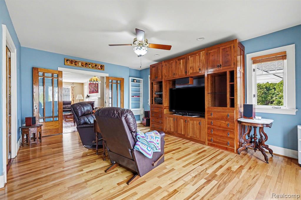 1235 Yorkshire Road Birmingham, MI 48009 - Photo 12 of 36
