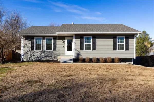 702 North Grove Street, Kearney, MO 64060