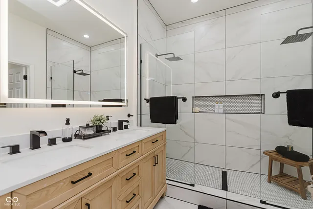 $420,000 | 917 Iowa Street, Indianapolis, IN 46203