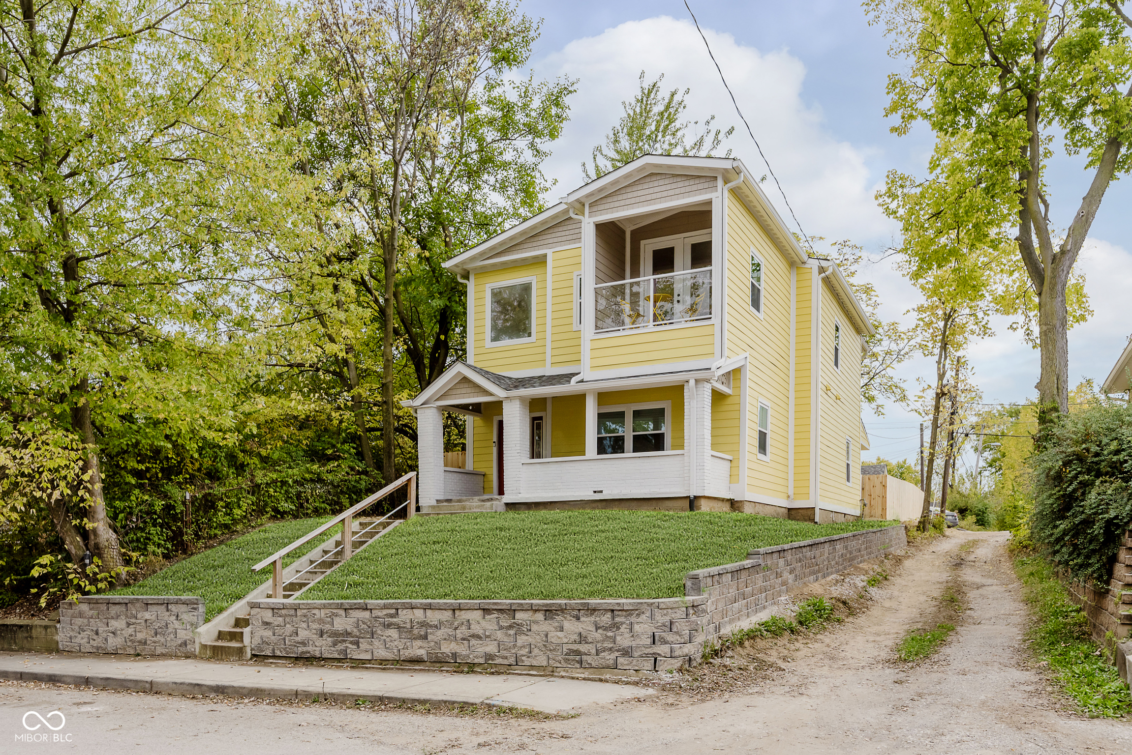 917 Iowa Street Indianapolis, IN 46203 - Photo 2 of 34