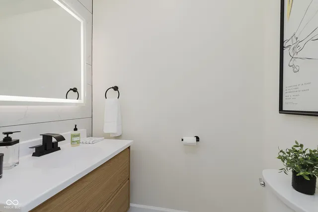 $420,000 | 917 Iowa Street, Indianapolis, IN 46203