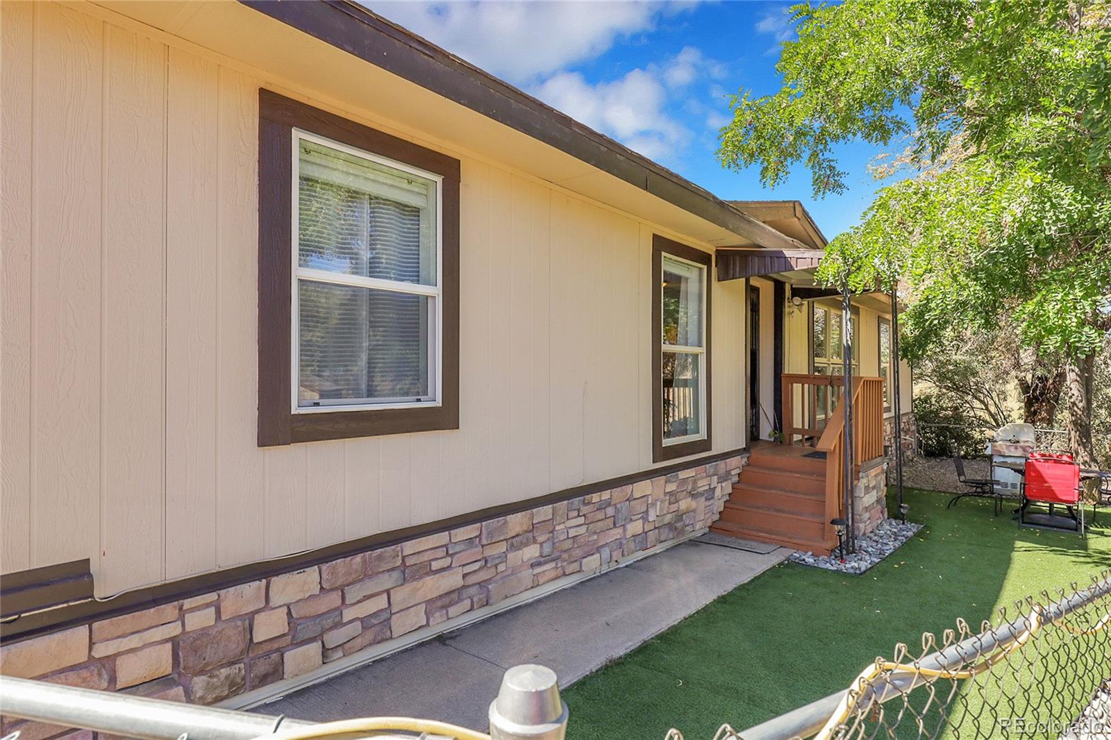 10201 Riverdale Road Thornton, CO 80233 - Photo 4 of 43