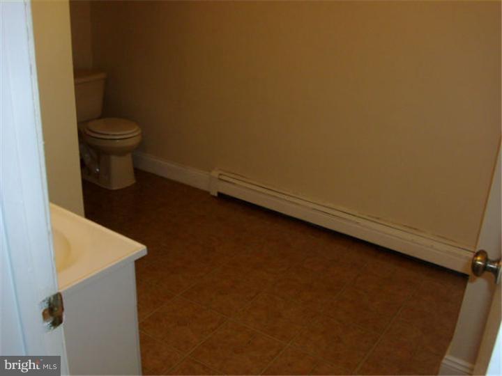 901 Bridgewater Road Bensalem, PA 19020 - Photo 11 of 25 Bathroom