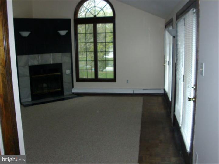 901 Bridgewater Road Bensalem, PA 19020 - Photo 8 of 25 Family Room