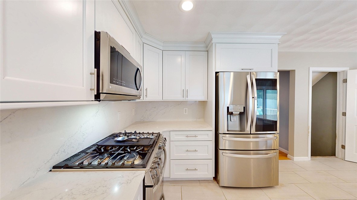 10 Kiley Way Coventry, RI 02816 - Photo 5 of 42