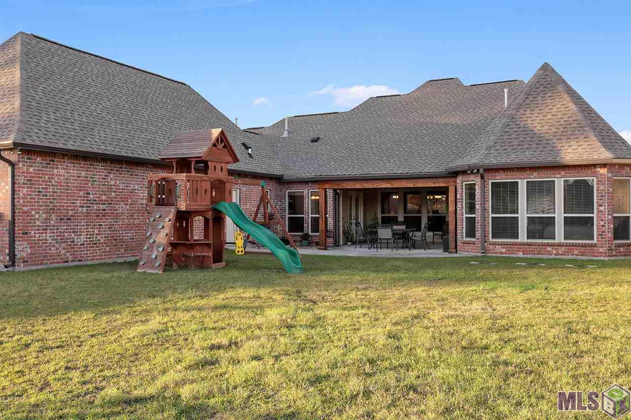19202 Merlot Avenue Baton Rouge, LA 70817 - Photo 26 of 27 View of backyard and patio.
