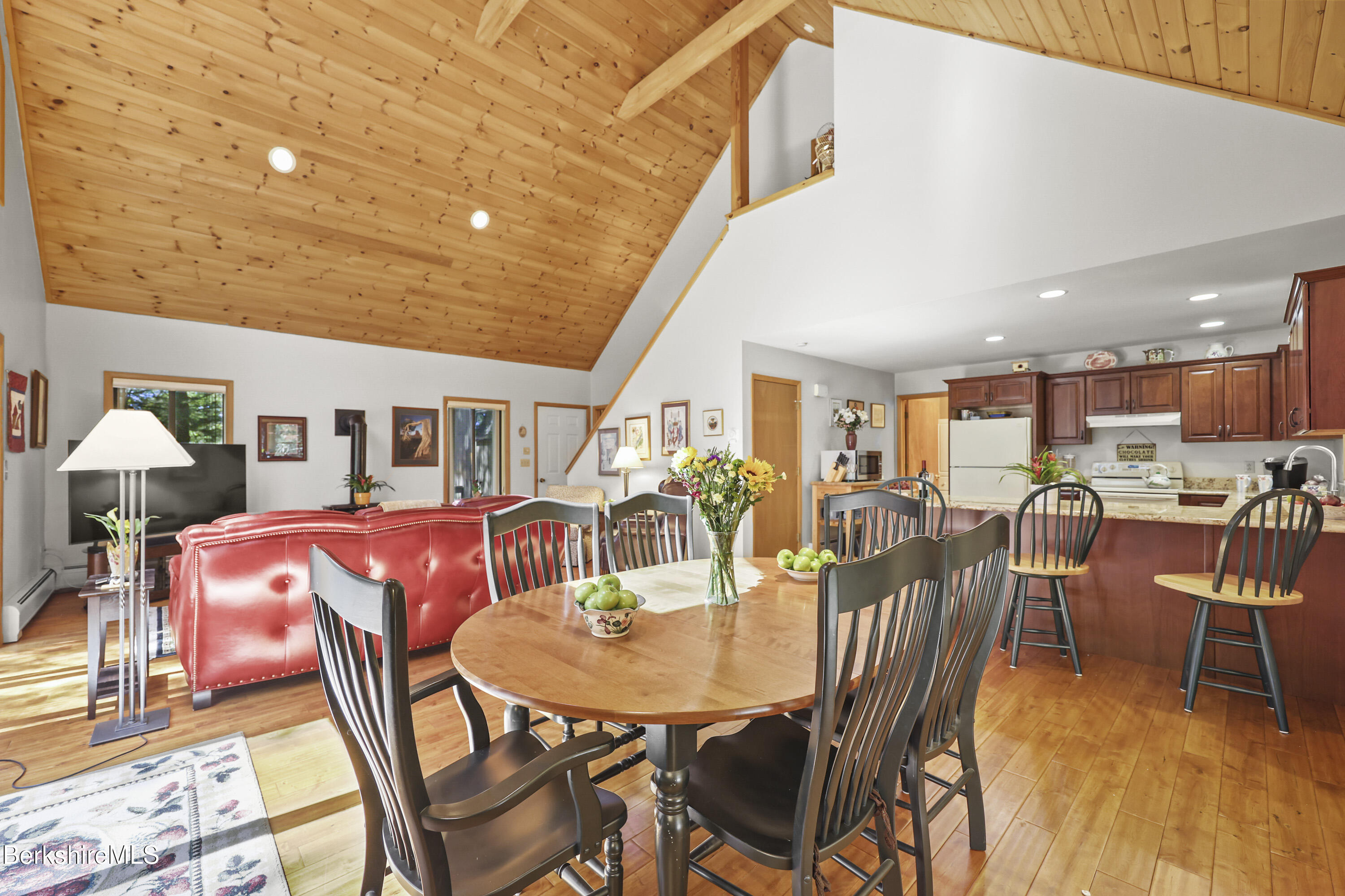 95 Sugar House Road Otis, MA 01253 - Photo 20 of 50 19-Great Rm