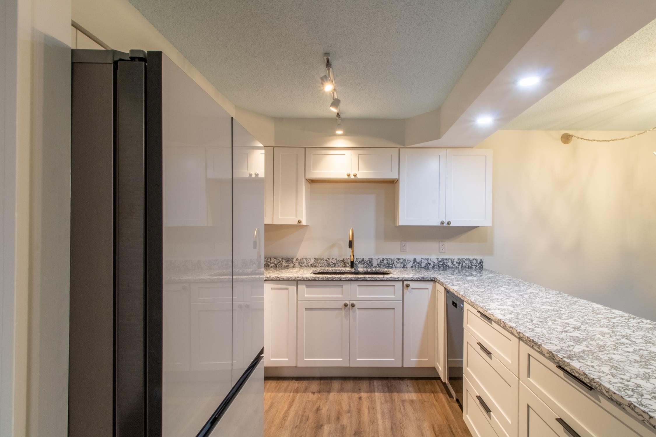 298 Slopeside Road, Unit S2005 Jay, VT 05859 - Photo 6 of 40