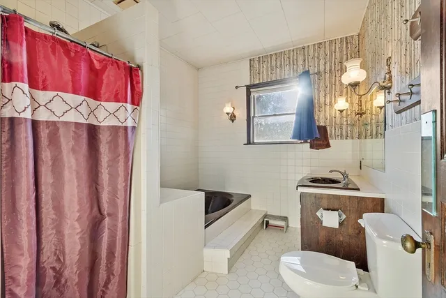 $625,000 | 548 Fletcher Street, Lowell, MA 01854