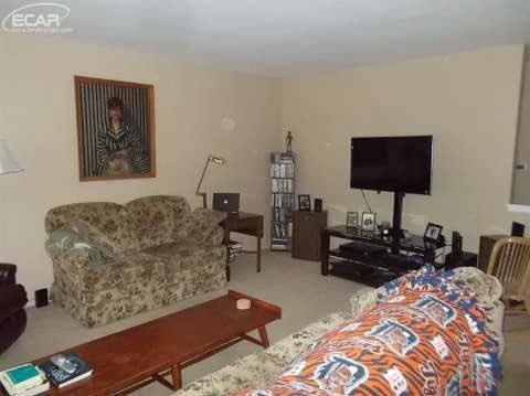 6313 Wreckenridge Road Flint, MI 48532 - Photo 8 of 26 20422167-7.JPG