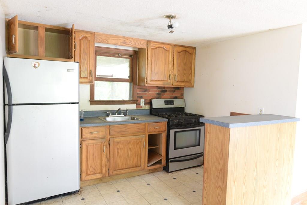 76 Barker Road Wareham, MA 02538 - Photo 4 of 8 Gallery Image 4