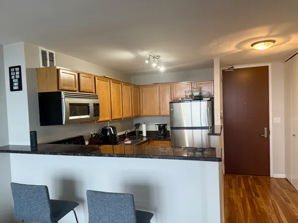 $2,300 | 655 West Irving Park Road, Unit 5407, Chicago, IL 60613