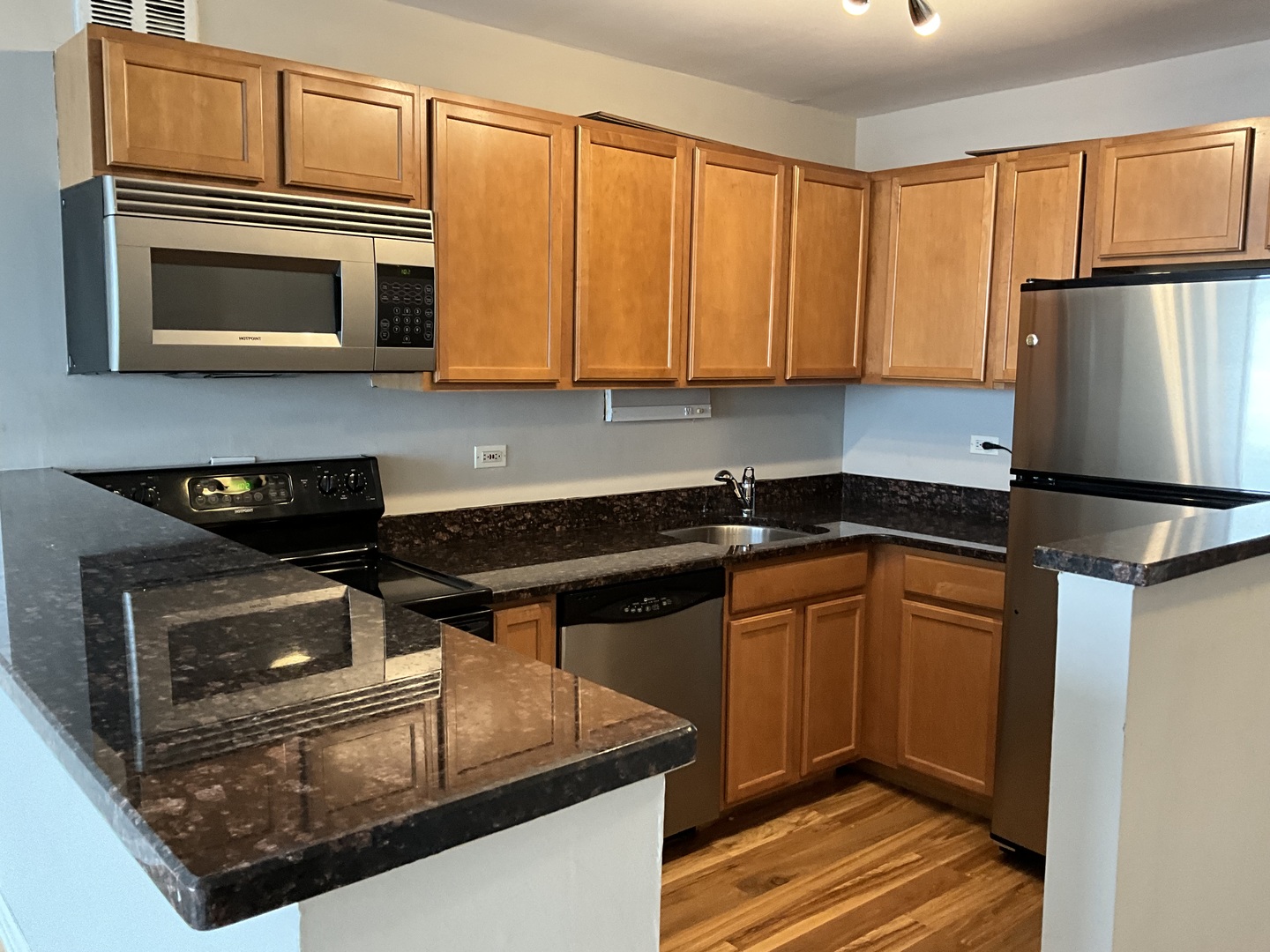 655 West Irving Park Road, Unit 5407 Chicago, IL 60613 - Photo 4 of 17