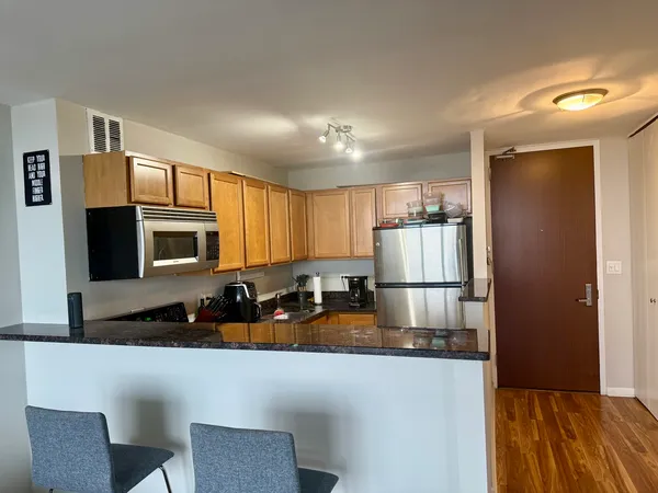$2,300 | 655 West Irving Park Road, Unit 5407, Chicago, IL 60613