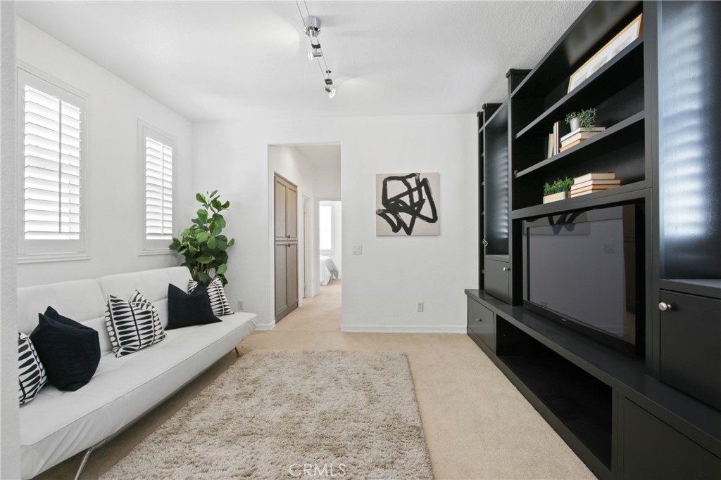 9 Paddock Place Ladera Ranch, CA 92694 - Photo 14 of 25 a view of an empty room and window