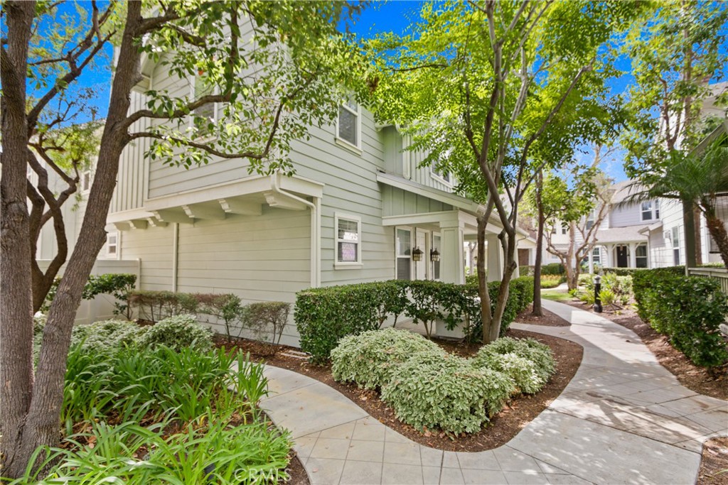 9 Paddock Place Ladera Ranch, CA 92694 - Photo 25 of 25 a front view of a house with garden