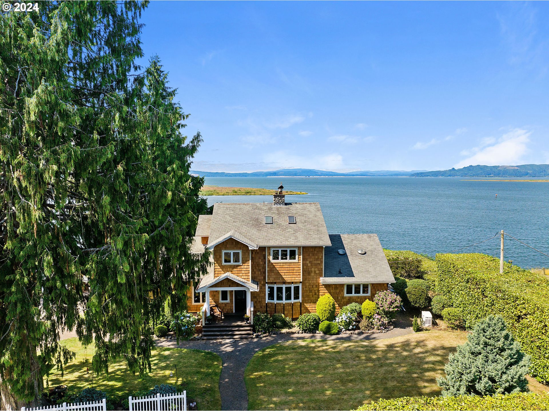 92992 Labeck Road Astoria, OR 97103 - Photo 1 of 48 Front Yard