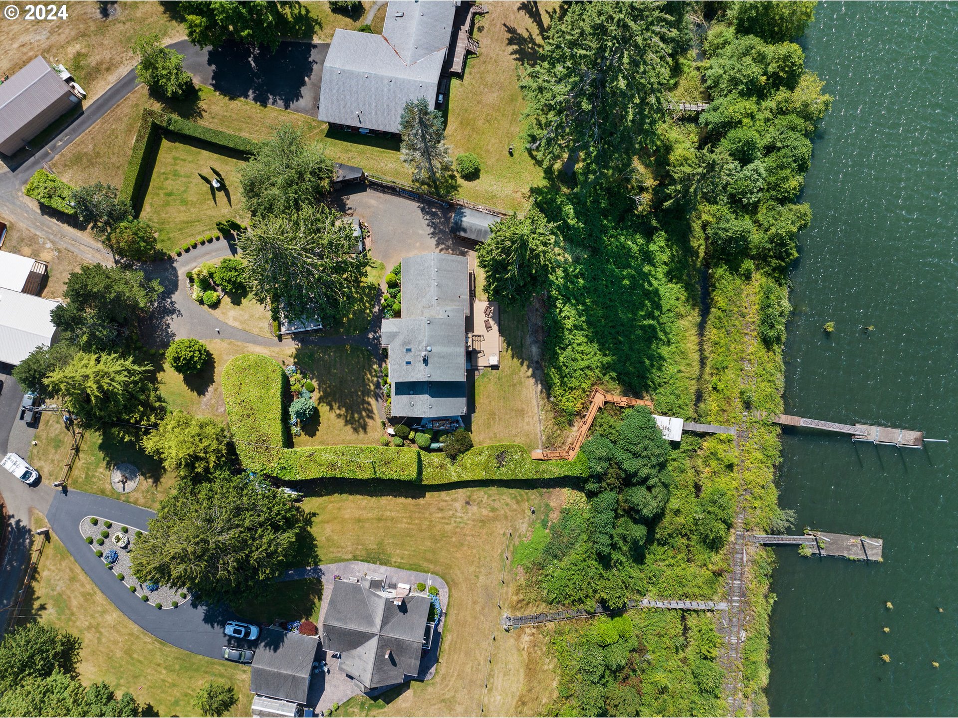 92992 Labeck Road Astoria, OR 97103 - Photo 11 of 48 Staircase