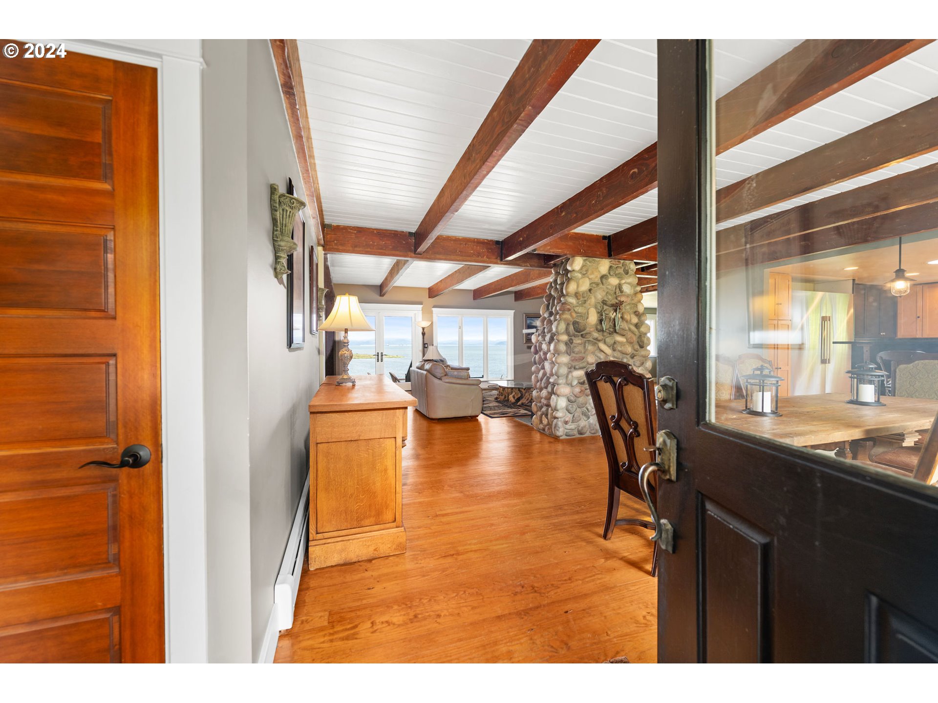 92992 Labeck Road Astoria, OR 97103 - Photo 16 of 48 Entrance/Foyer