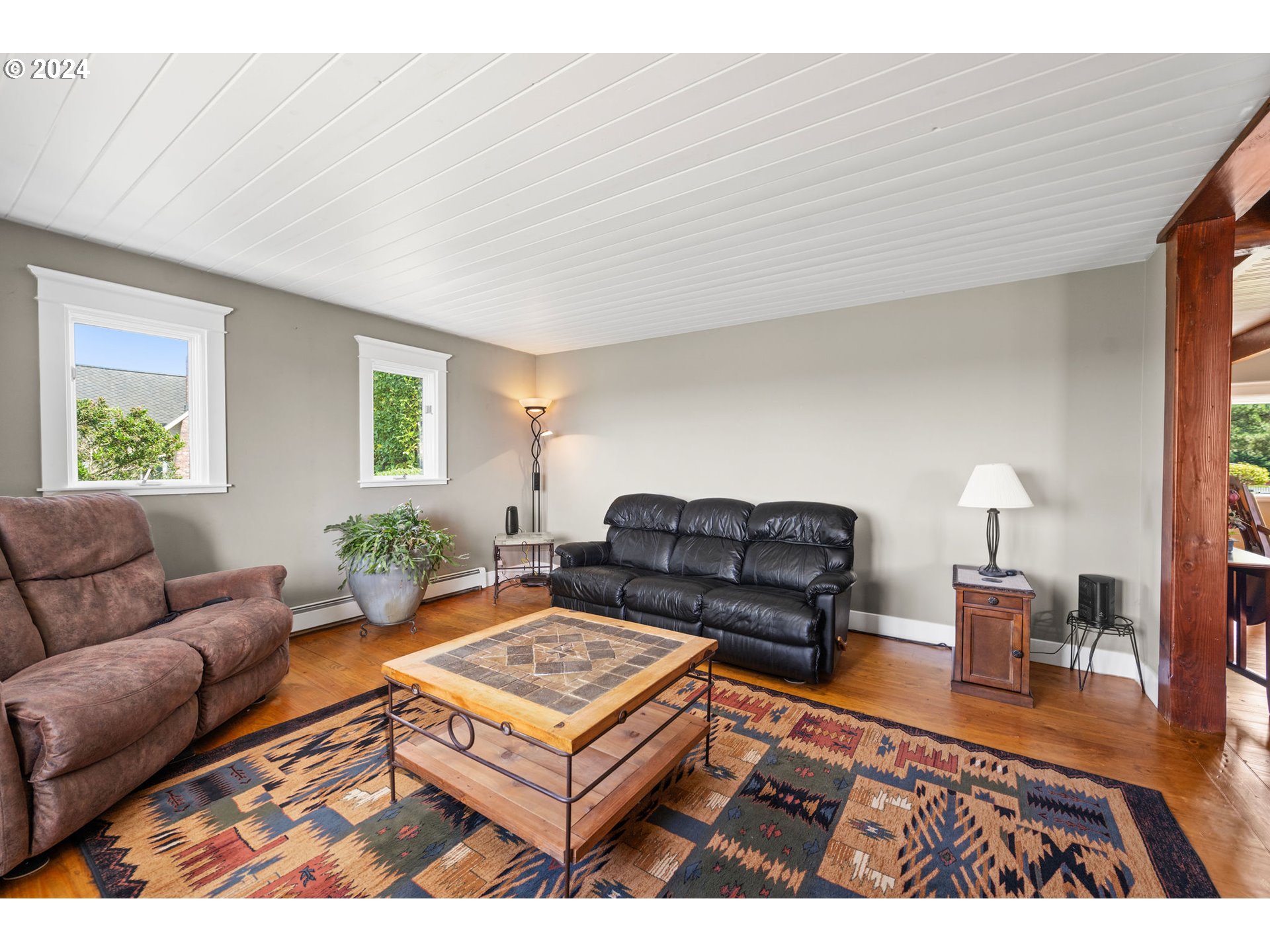 92992 Labeck Road Astoria, OR 97103 - Photo 19 of 48 Family Room