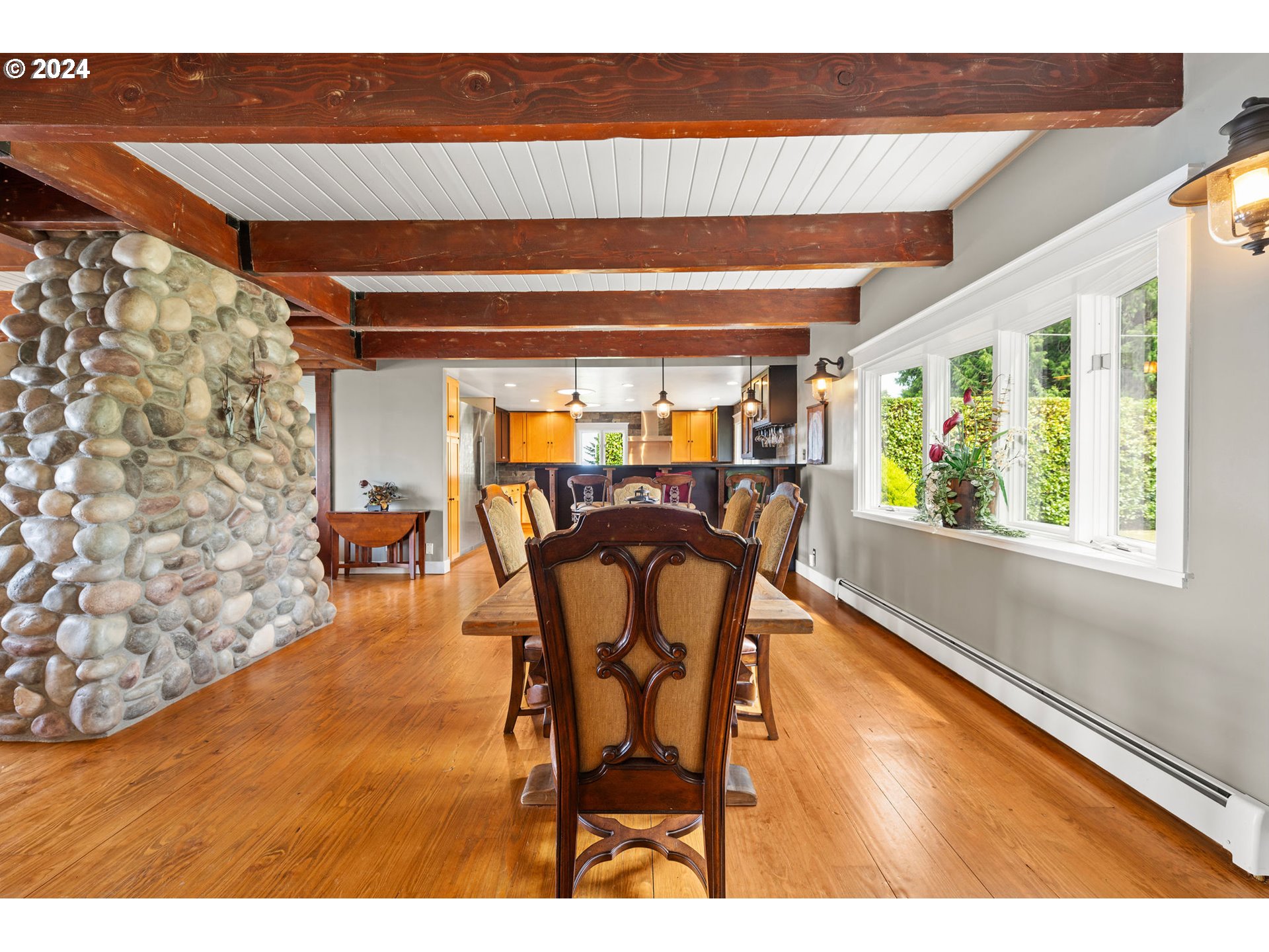 92992 Labeck Road Astoria, OR 97103 - Photo 24 of 48 Dining Room