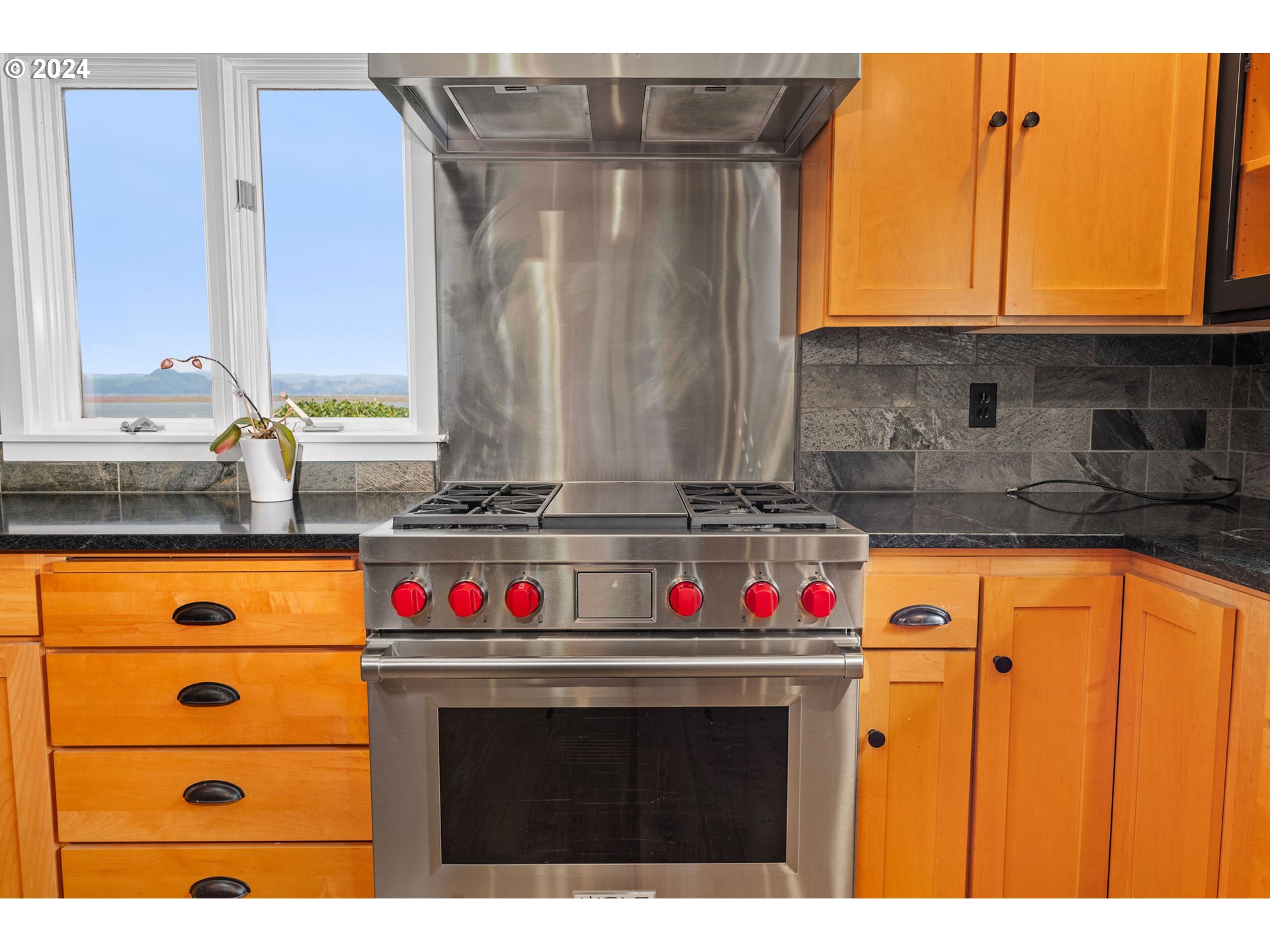92992 Labeck Road Astoria, OR 97103 - Photo 27 of 48 Kitchen