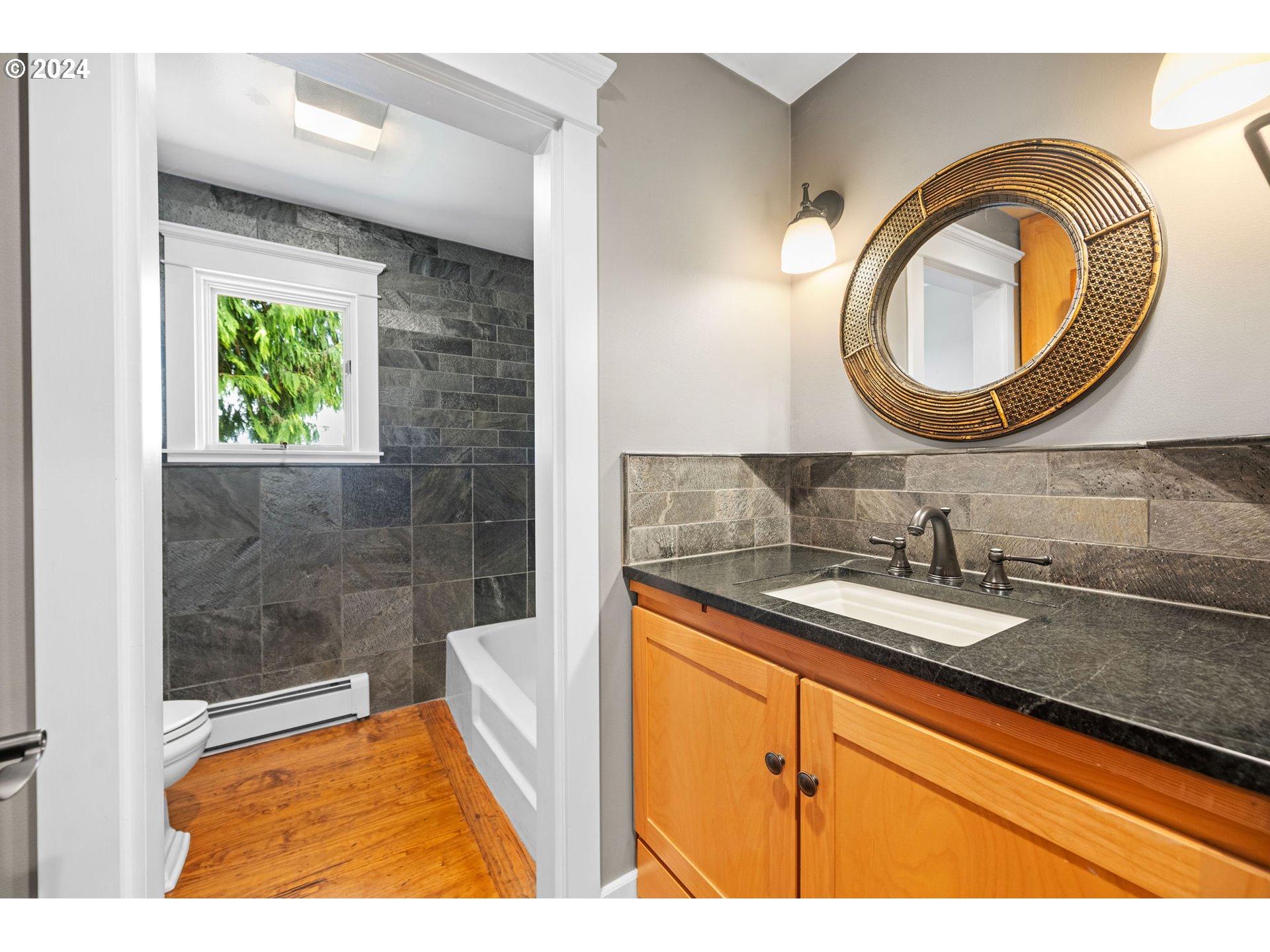 92992 Labeck Road Astoria, OR 97103 - Photo 31 of 48 Attached Bathroom #1
